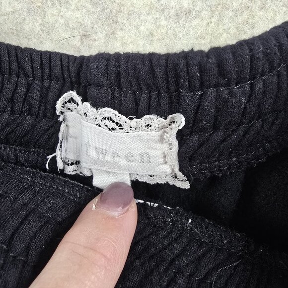 Girls B.TWEEN Black Shorts With Rainbow Daisy & Butterfly Embroidery - Picture 3 of 5